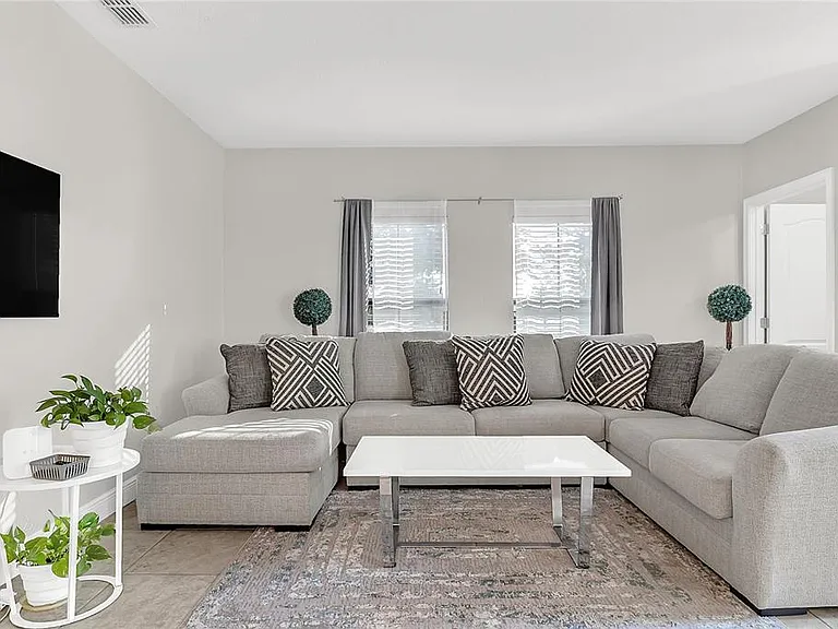 105 Kenny Blvd — Photo 7