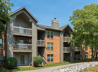 12401 Lighthouse Way Dr, Creve Coeur, MO 63141