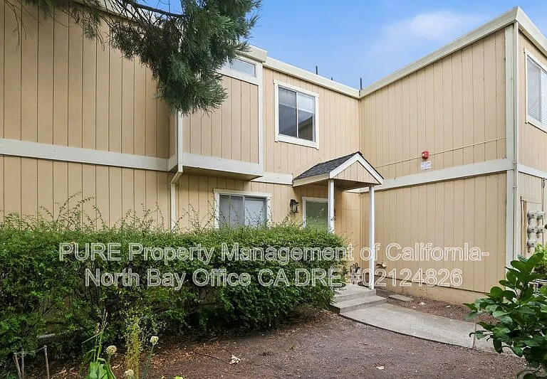 455 Enterprise Dr — Photo 1