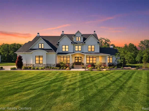 2853 Seven Mile Rd, South Lyon, MI 48178