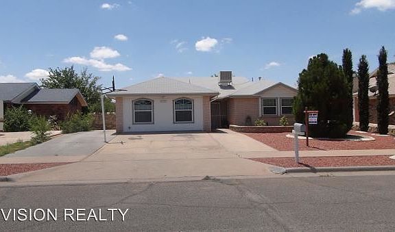 2nd image of 11152 Pipecreek Ct