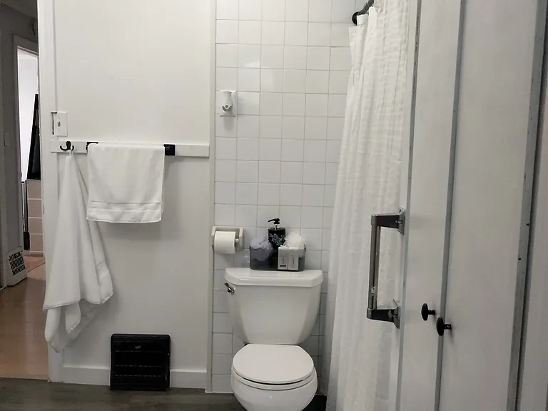 1504 W Shannon Ave — Photo 5