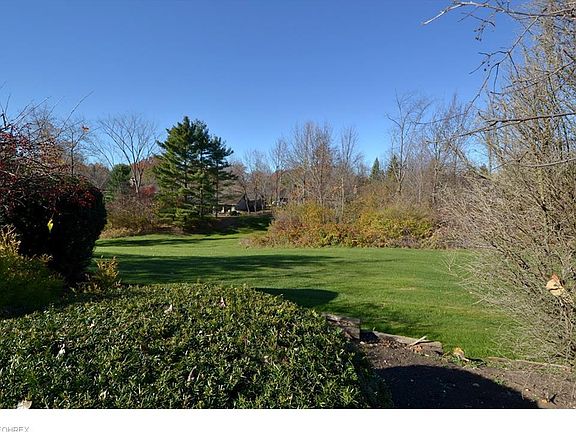 3rd image of 434-75 Bramble Ln