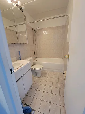 Rented by Metro Park Realty Inc | media 36