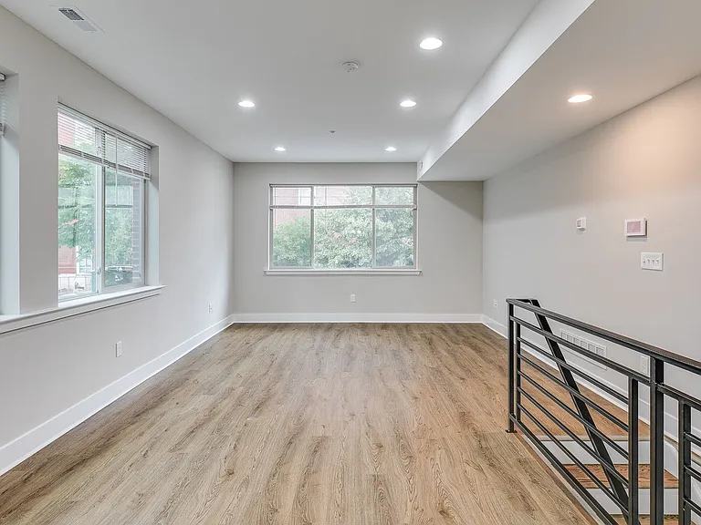 1218 N 6th St #1 — Photo 9