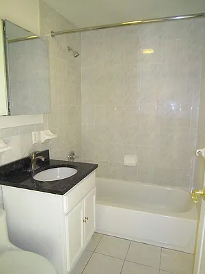 Rented by City Connections Realty | media 14