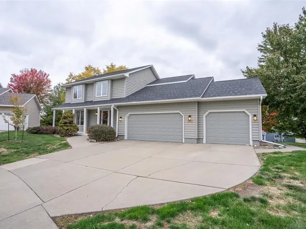 1110 Sandalwood Ct SW, Altoona, IA 50009