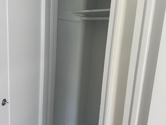 3rd image of 814 W End Ave #12D