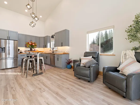 31890 Whiskey Gulch St, Anchor Pt, AK 99556