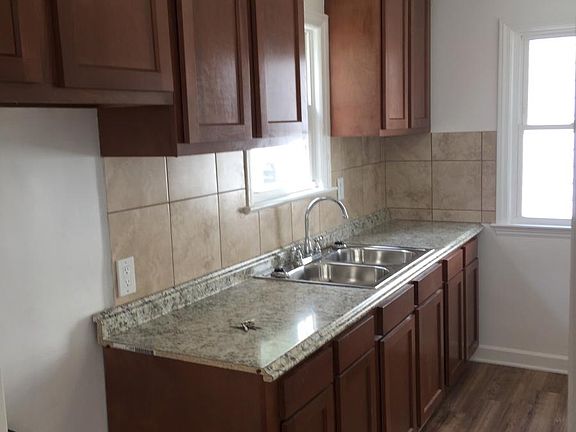 3rd image of 824 Lincoln Blvd