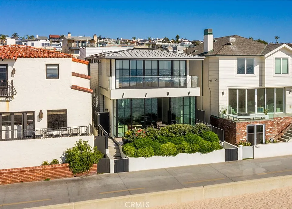 2428 The Strand