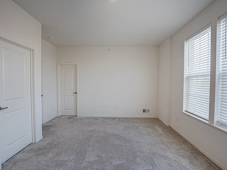 2945 Showplace Dr — Photo 26