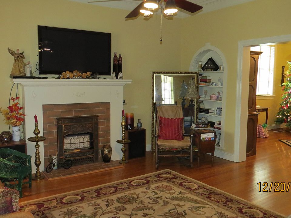 1st image of 2712 Wood St