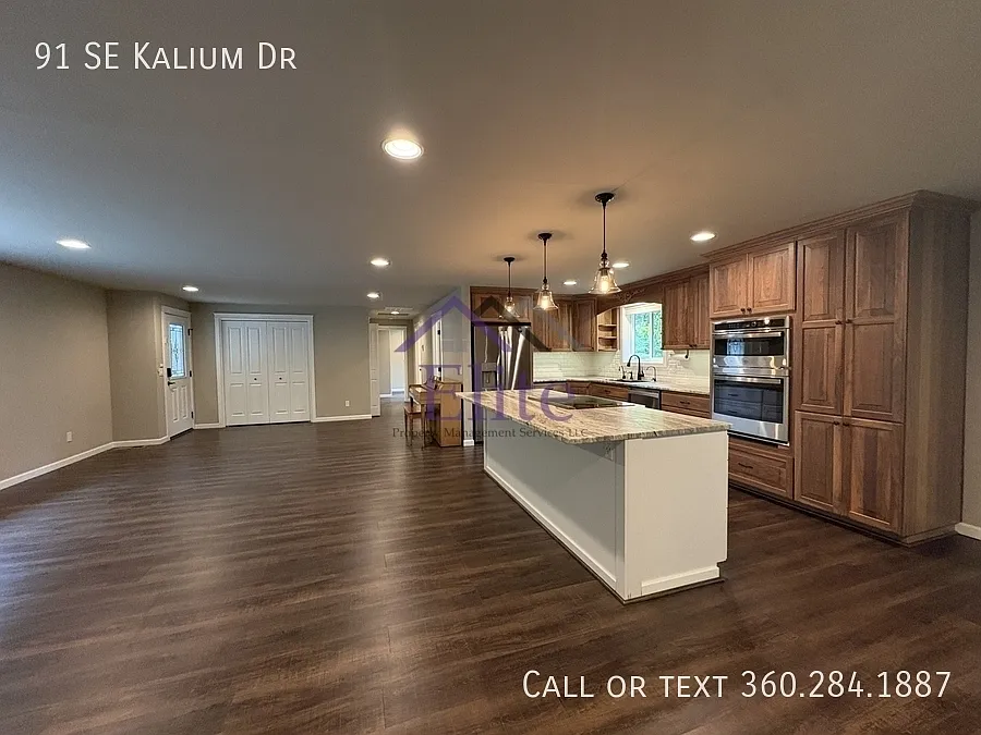 3 bed, 1929 sqft, $2,700 — Photo 4