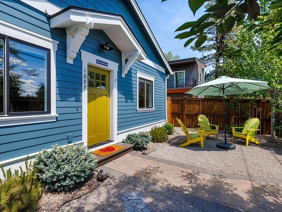 1027 NW Albany Ave #2