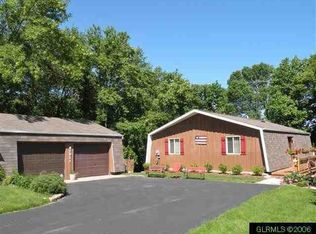 N2821 State Road 44, Markesan, WI 53946