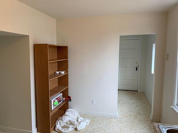 5th image of 204 E Garden Ave #2