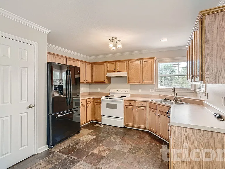 207 Towbridge Dr — Photo 6