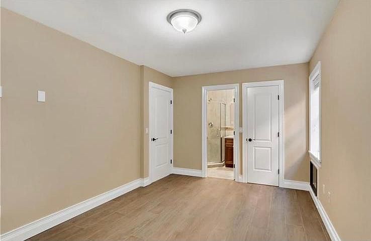 1st image of 1595 Pelham Pkwy N #1