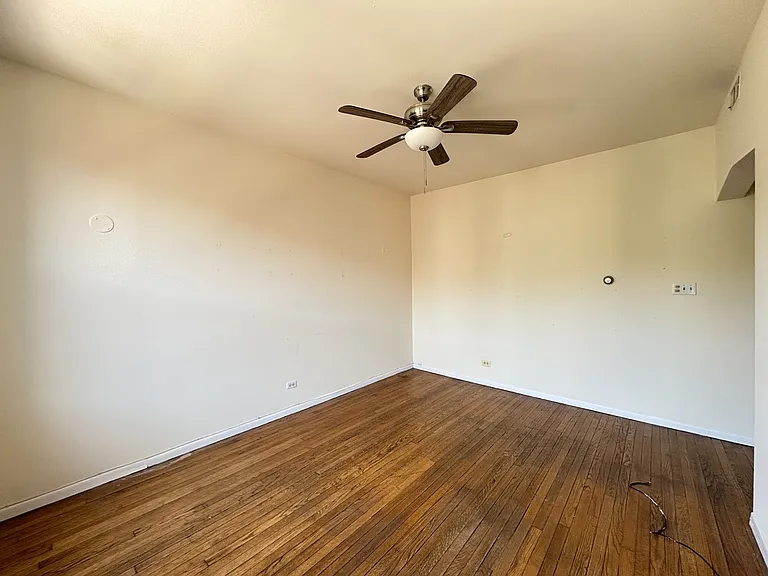 3147 W Medill Ave #4 — Photo 9