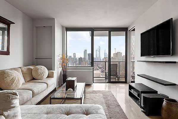 1st image of 161 W 61st St APT 32H