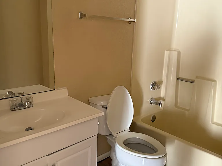 5223 W Myrtle Ave #106 — Photo 17