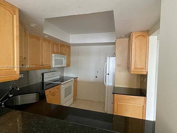5th image of 3000 E Sunrise Blvd