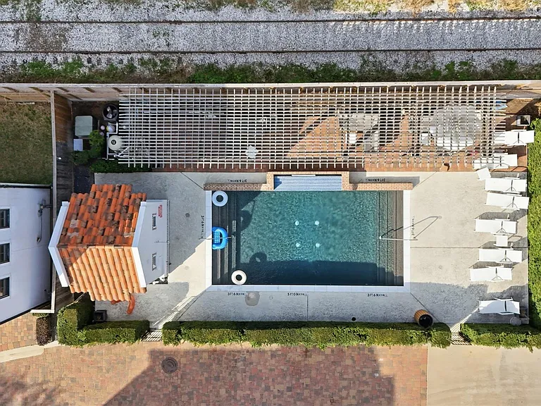 2707 Cohn Trl — Photo 40