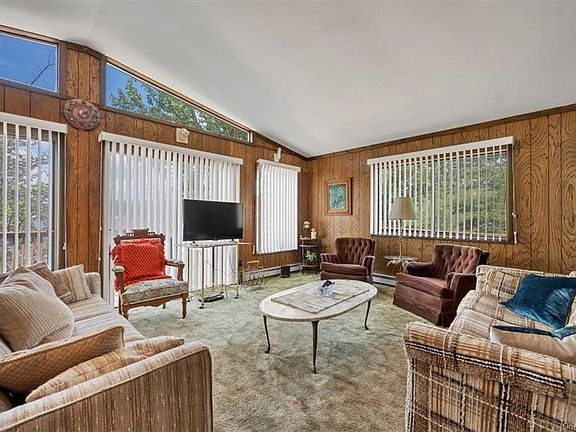 5th image of 205 Lake Shore Dr E