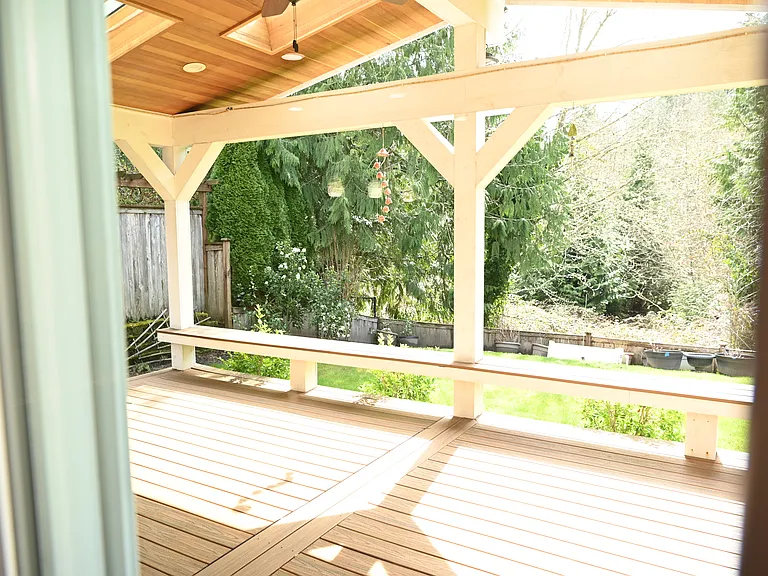 22327 SE 34th Pl — Photo 25