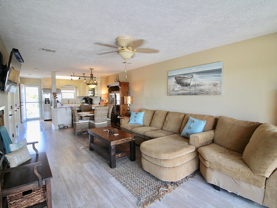 Town House - Family-Dining Room 2019[1]