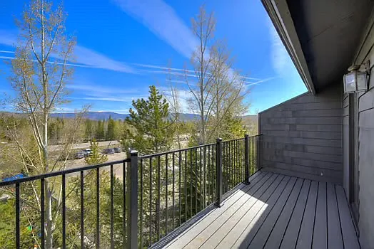 25 Mount Royal Dr — Photo 6