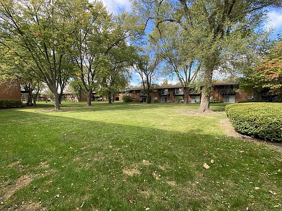2nd image of 1910 W Hatherleigh Ct APT 2B