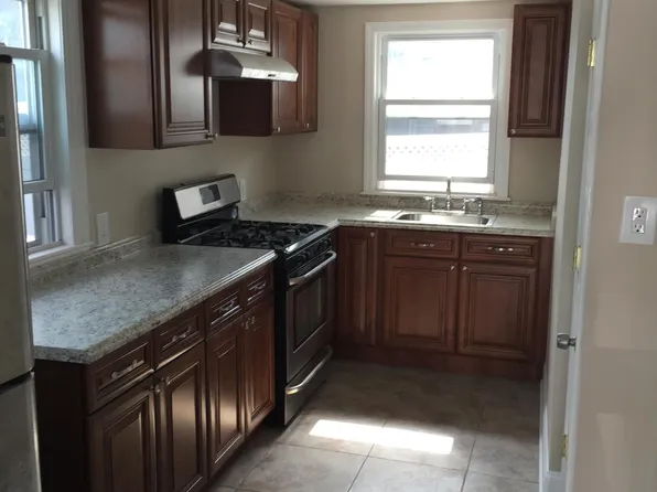 129 Glen Head Rd #1B, Glen Head, NY 11545