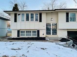 5913 Fort St, Omaha, NE 68104