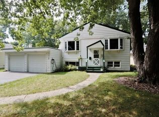 208 Harding St, Grayslake, IL 60030