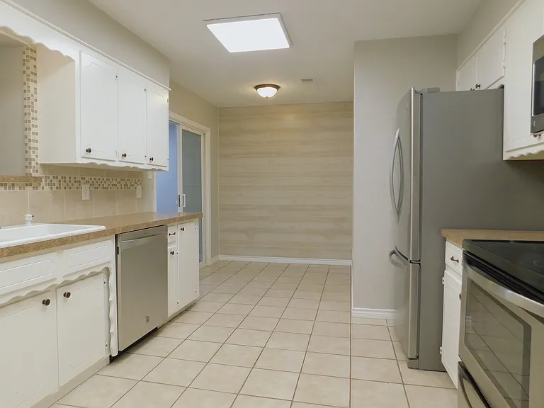 897 John George Ln — Photo 15