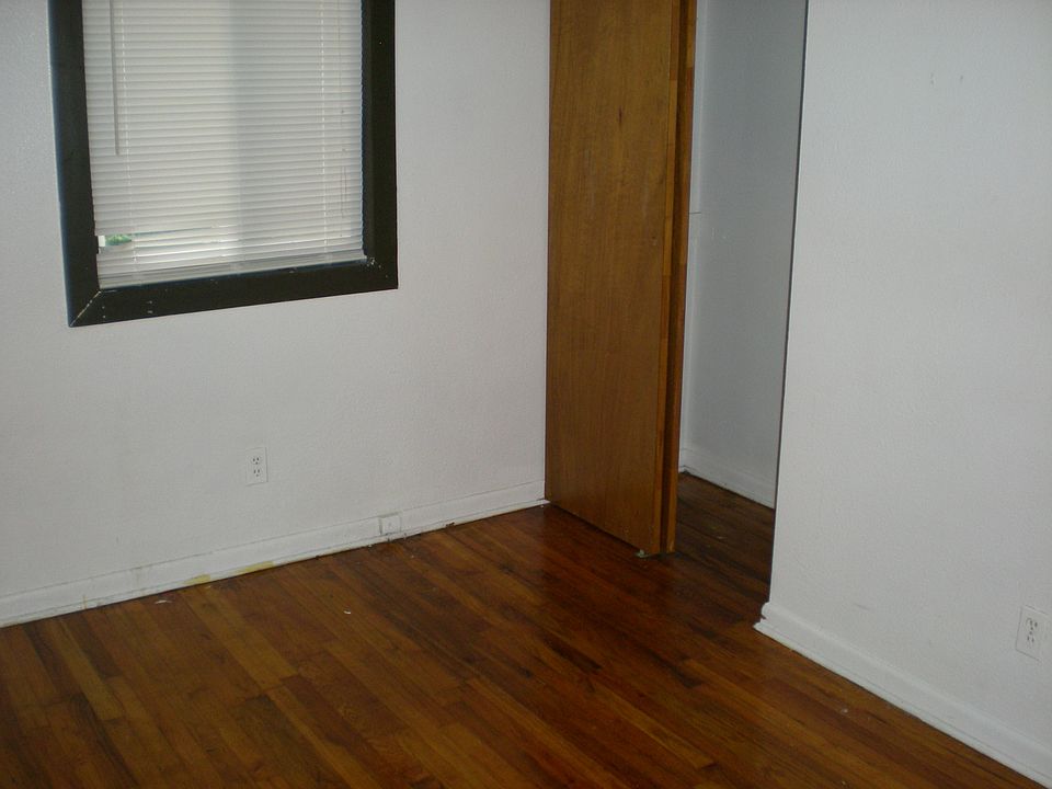 1st image of 1548 & 1550 White Ave