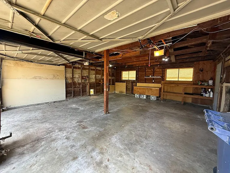 3703 W Rockwell Ave — Photo 28