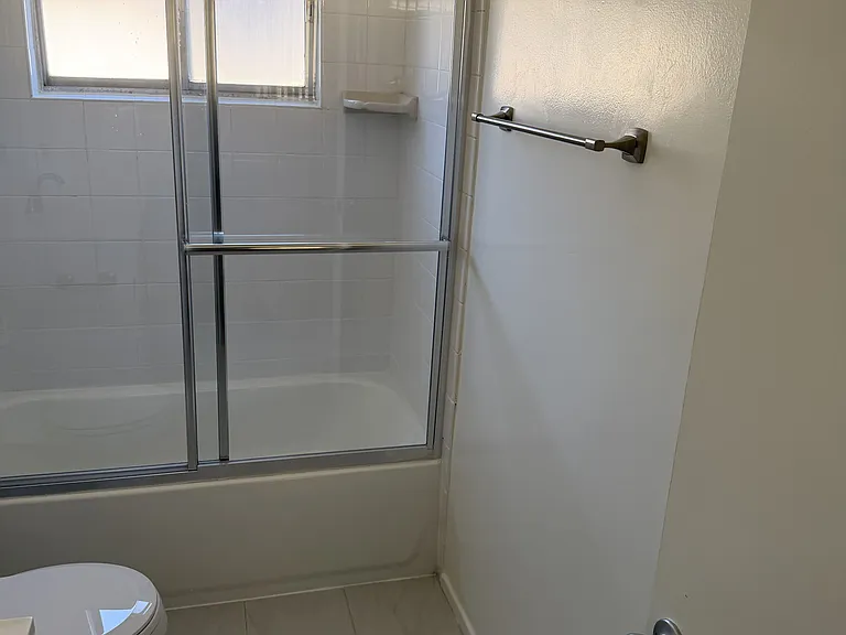 4310 Ventura Cyn Ave — Photo 29