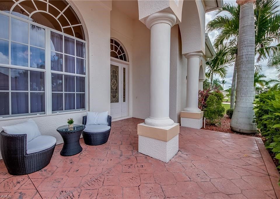 Front sitting area