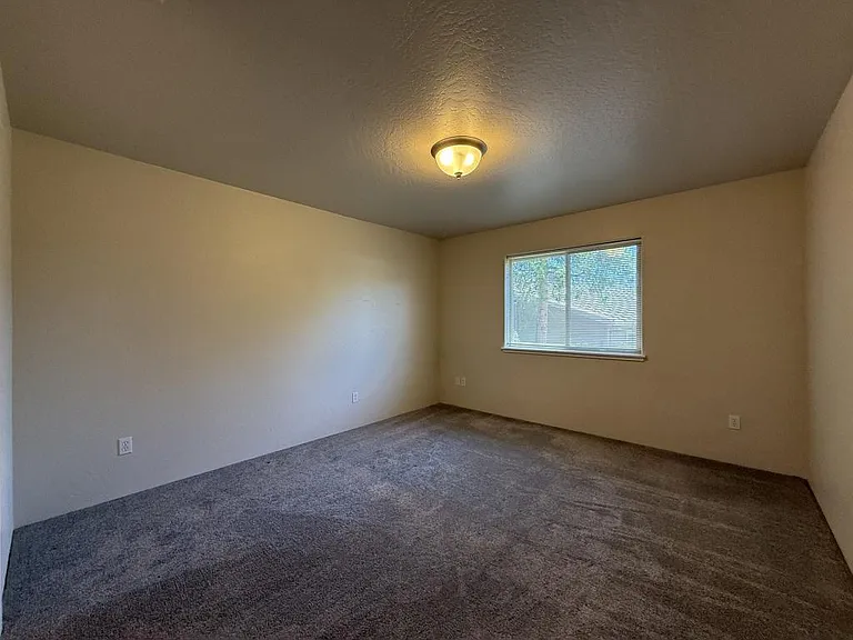 2150 NW Tara Ln — Photo 7