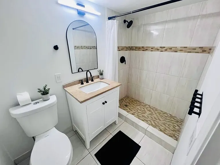 899 SE 2nd Ave #220 — Photo 8