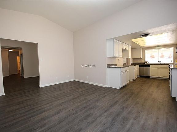 2nd image of 408 Davenport Ln