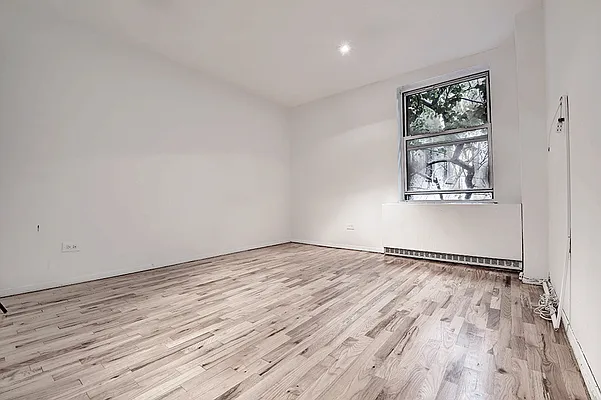 Rented by Urbane Brokerage | media 5