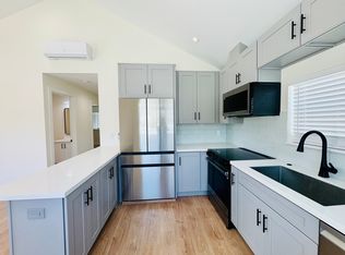 165 Tulip Ln #103, Costa Mesa, CA 92627