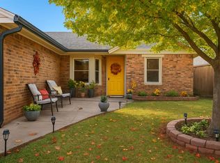 2221 NE 8th St, Moore, OK 73160