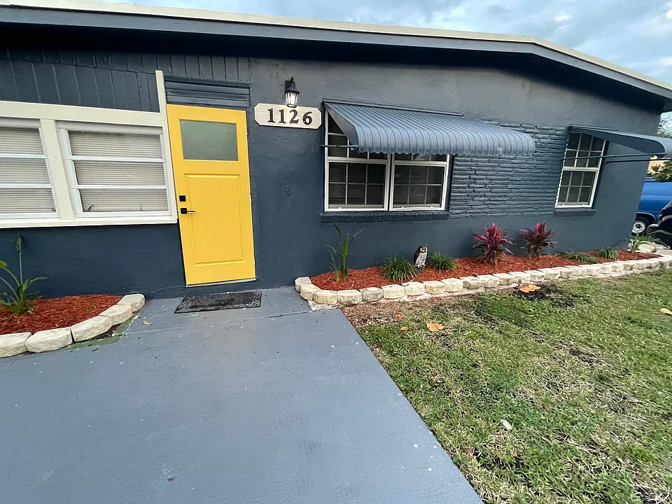 1126 NW 1st Ave