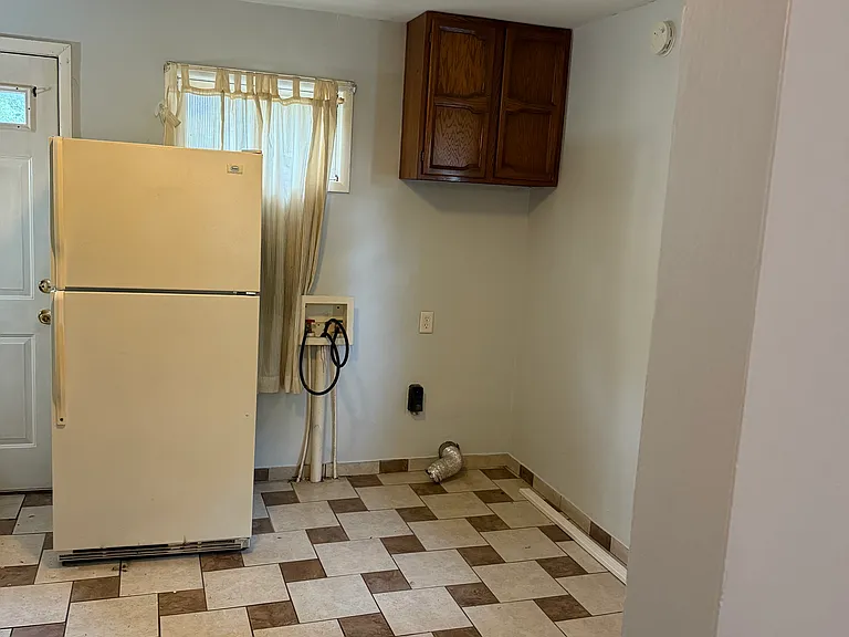 1527 Wieland Ave — Photo 7