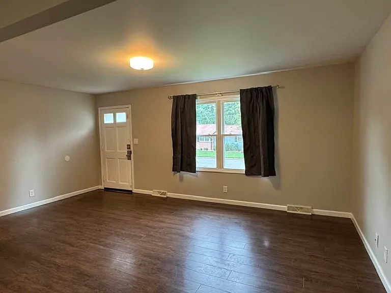 1095 Sunset Rd — Photo 8